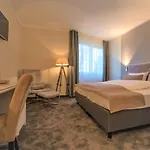 Stadt Hotel 3*